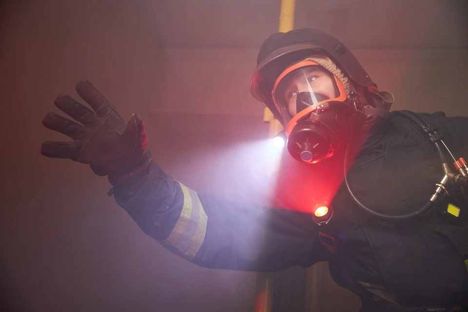 Пожарные в Якутске спасли кооперативные гаражи от пожара