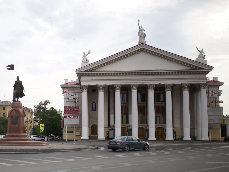 В волгоградском театре НЭТ внесли изменения в декабрьскую афишу