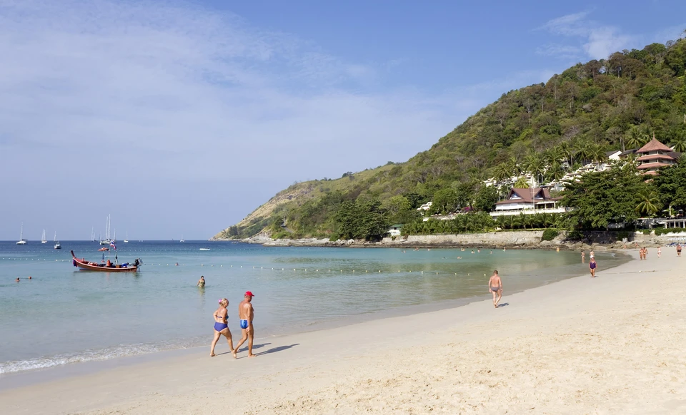 На Пхукете разыскивают российского туриста, которого волной унесло под воду