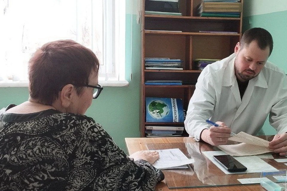 Для сохранения выплат по регрессу инвалиду следует пройти в поликлинике диагностику, а в бюро МСЭ лично обращаться уже не нужно. Фото: Минздрав ДНР