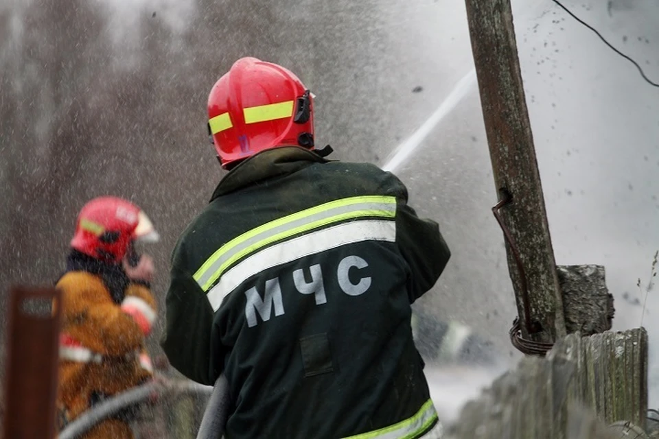 В Хабаровском крае загорелась баня на частном участке