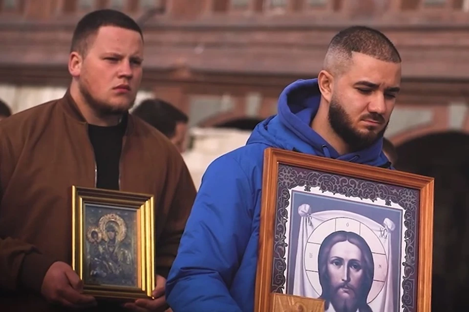 Молодежь ДНР приняла участие в крестном ходе в Николо-Васильевском монастыре. Фото: ТГ/Добровольский