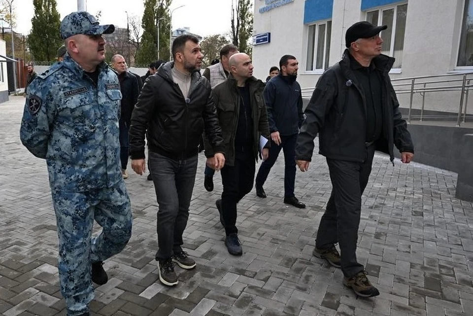 Хуснуллин и Пушилин осмотрели детскую библиотеку и амбулаторию МВД в ДНР. Фото: ТГ/Пушилин