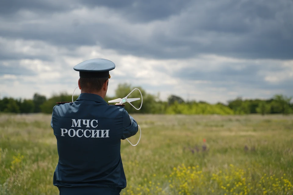 Российский военный увел БПЛА от гражданского автомобиля