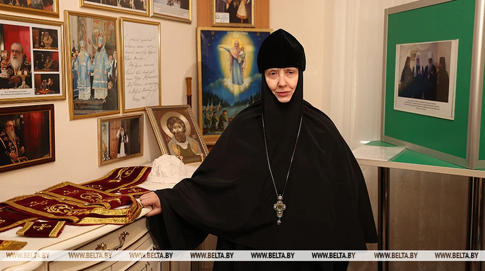 Путин вручил медали игуменье Гаврииле и протоирею минского монастыря Лемешонку. Снимок носит иллюстративный характер. Фото: БелТА