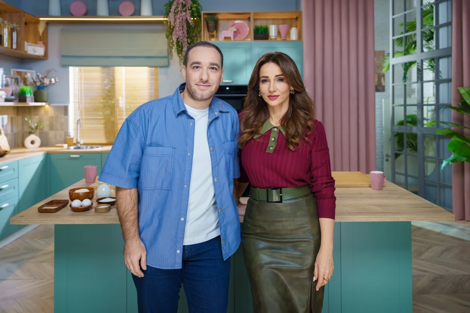 Михаил пришел в гости на шоу к Анфисе Чеховой