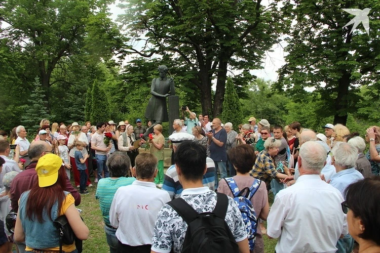Русофобская политика официального Кишинева: «Как бы эти "окопы" не превратились в "братскую могилу" для простых граждан» - мнение