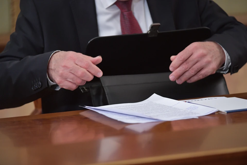 С 2021 года он владел иностранными бумагами и продолжал ими распоряжаться до 2025 года