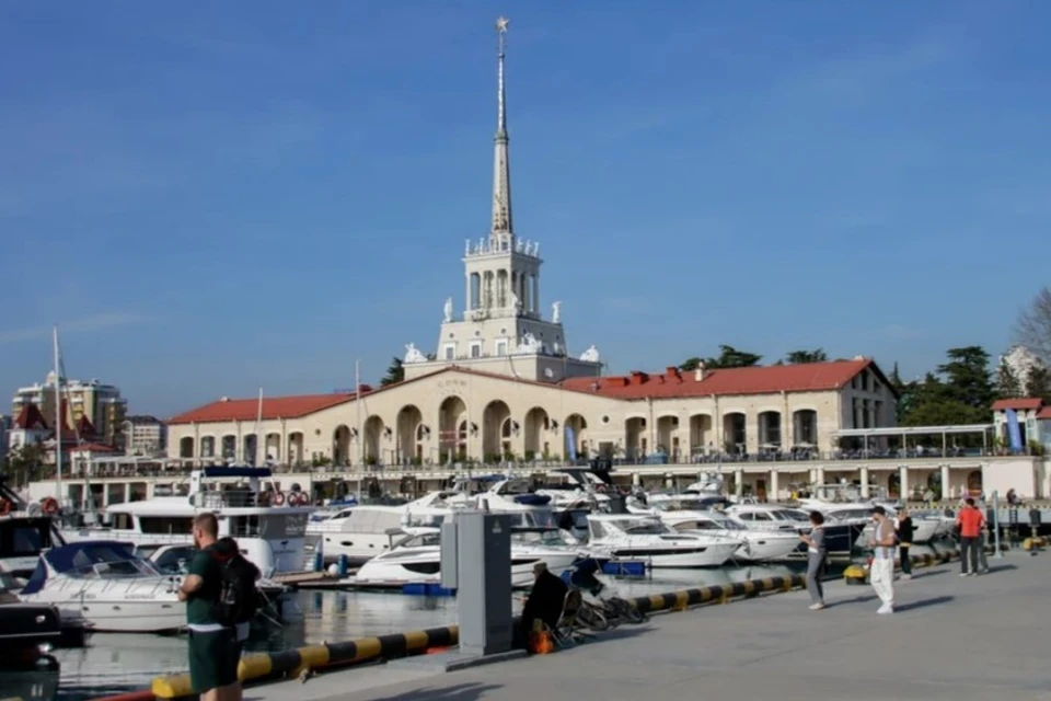 Паром из Трабзона не смог высадить пассажиров в Сочи Фото: Олег УМАРОВ