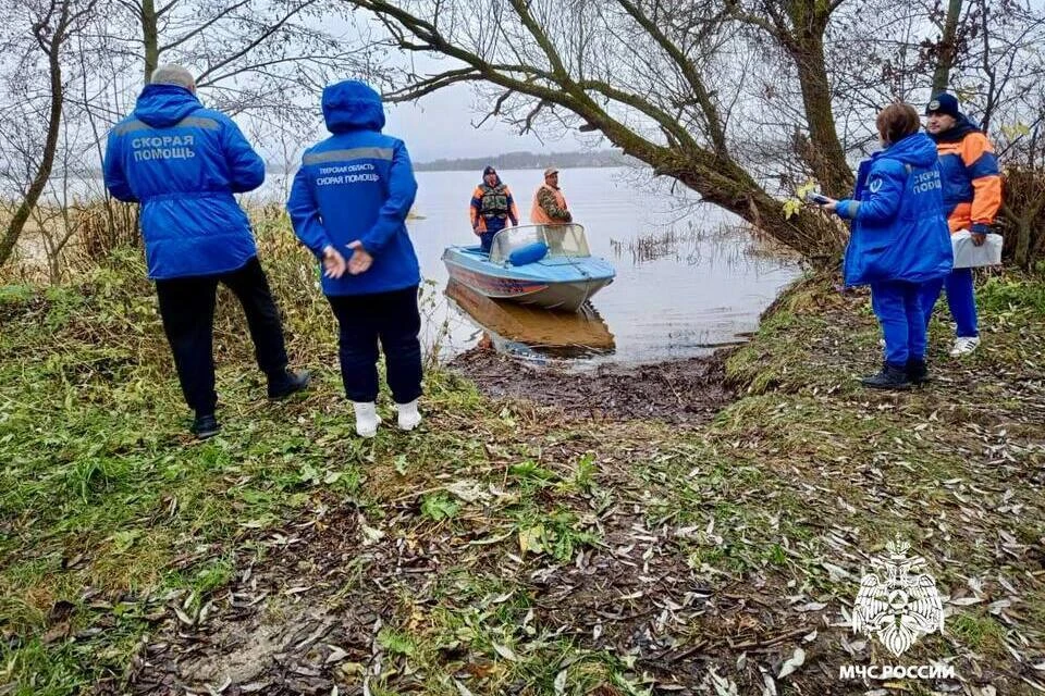 Трагедия произошла в районе деревни Брыкино. Фото: МЧС России по Тверской области.