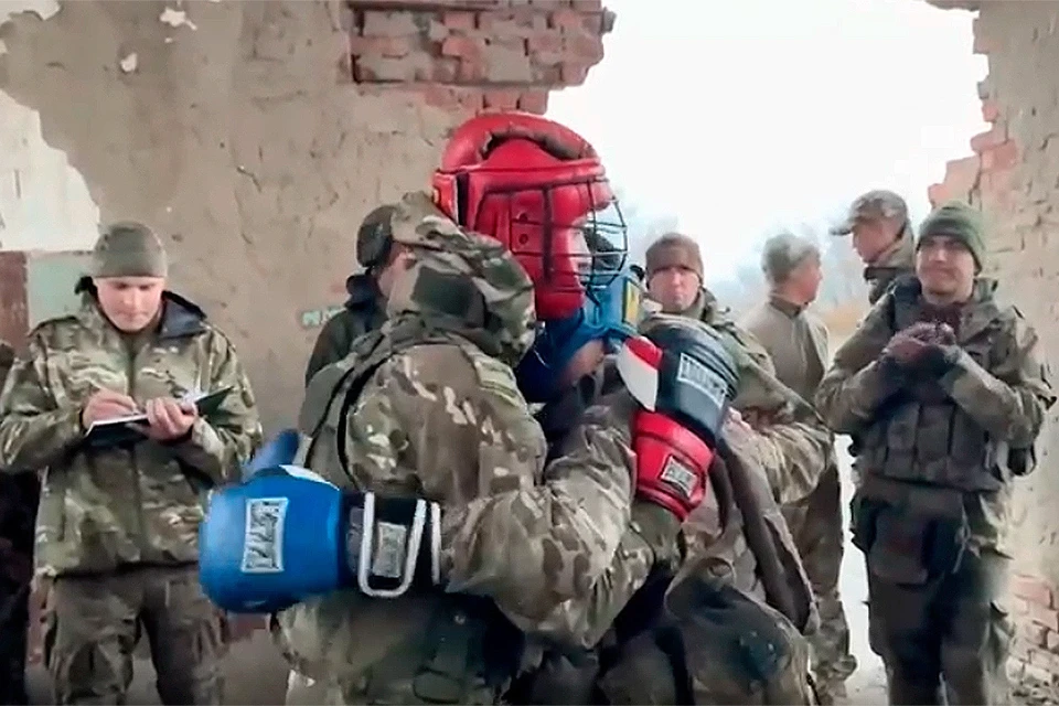 Ивановские десантники провели соревнования по спортивным поединкам в ограниченном пространстве