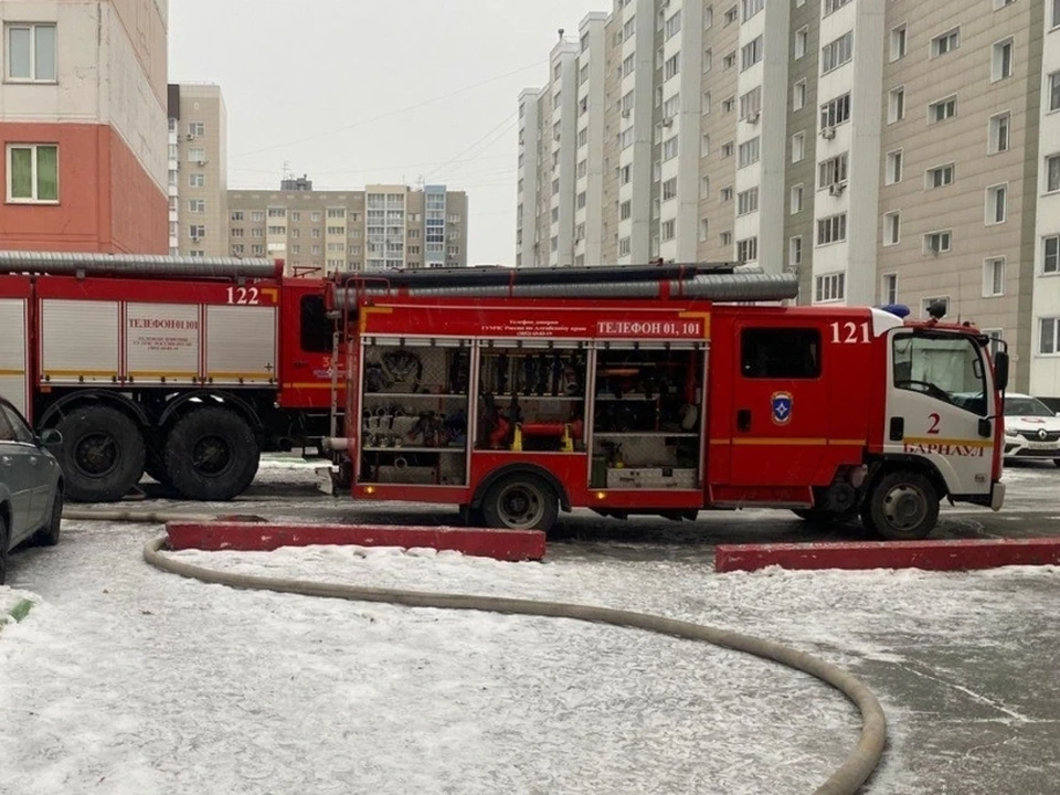 На место выезжали восемь бойцов МЧС на двух автоцистернах