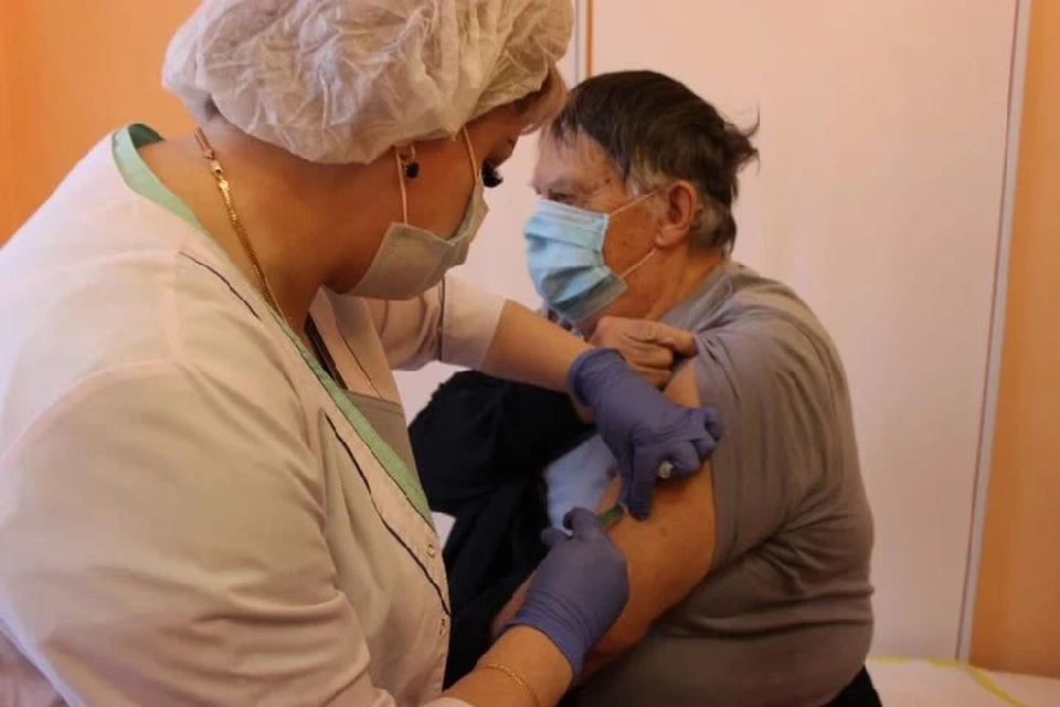 В Мариуполе продолжается прививочная кампания против гриппа (архивное фото)