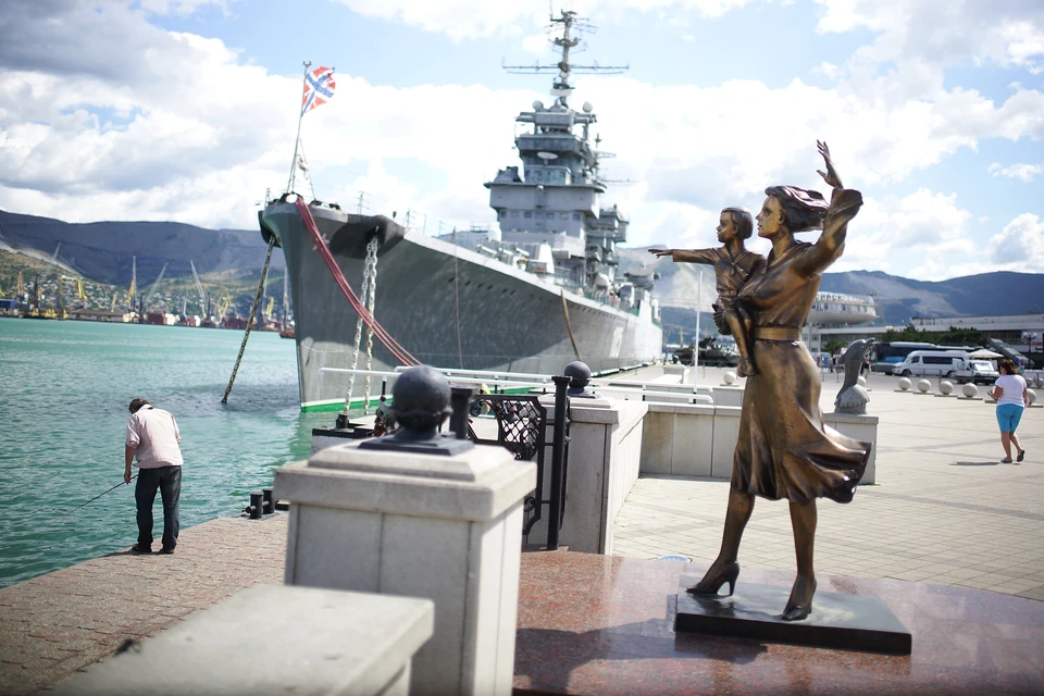 В Новороссийске ввели режим ЧС после ночной атаки ВСУ на порт и город