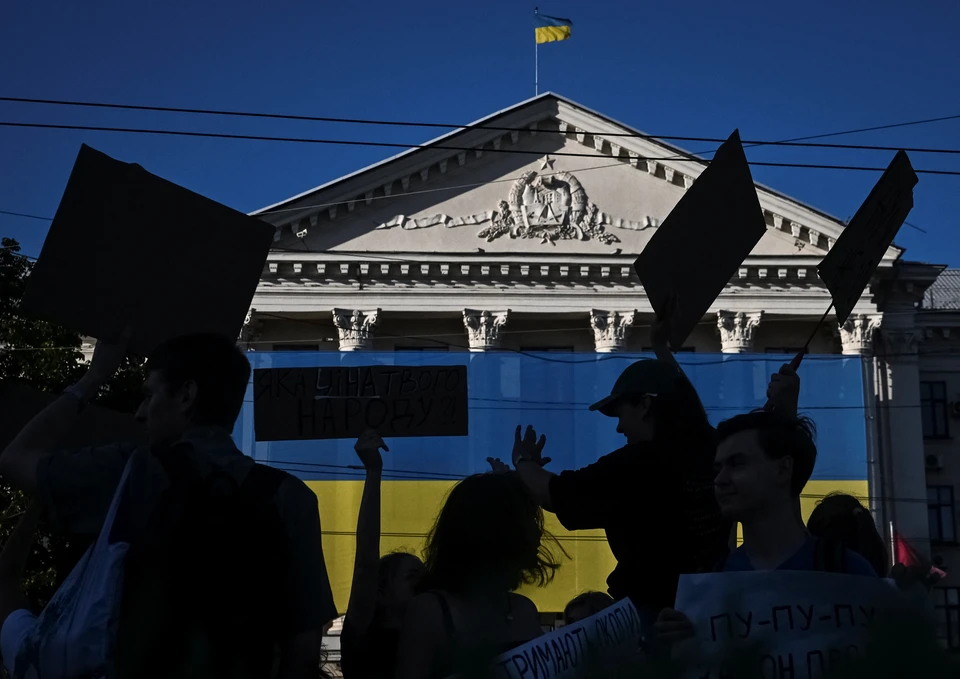 Протестующие в Киеве требуют немедленной отставки Зеленского