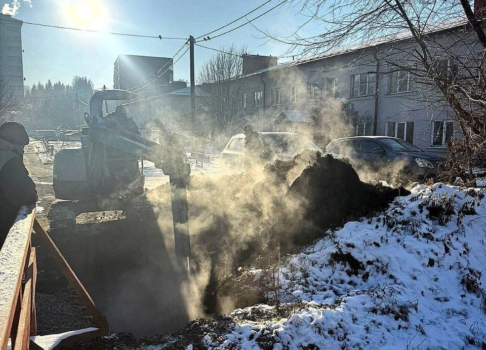 На месте работают аварийные бригады. Фото: t.me/OlgaSafronovaofficial