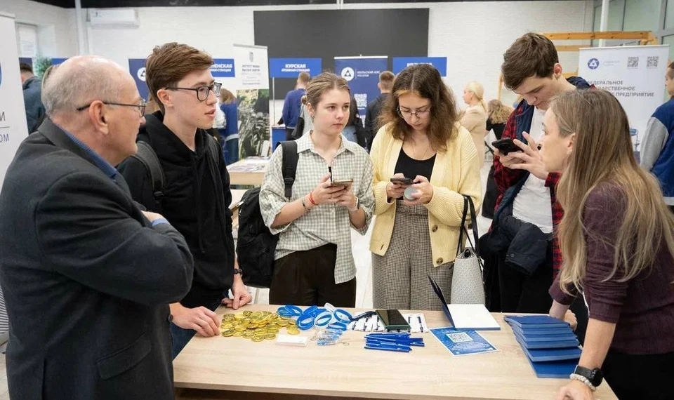 Глава Обнинска рассказал о перспективах трудоустройства молодежи.