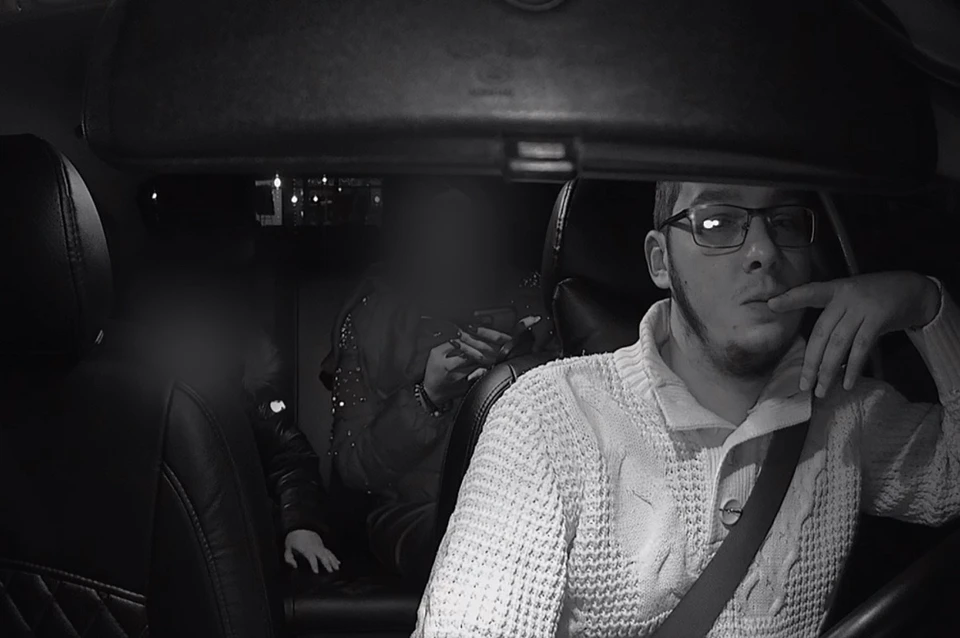 По словам таксиста, мужчина начал выламывать дверь машины. Фото: предоставлено героем публикации