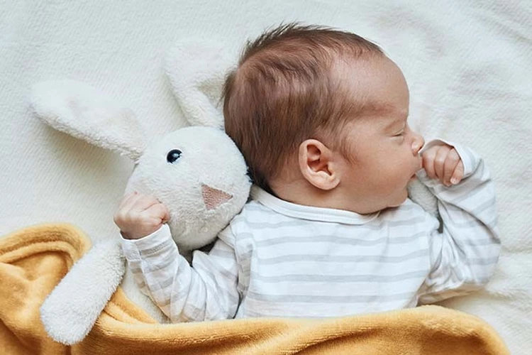 Рефлекс Моро: типичные проявления и способы успокоить малыша