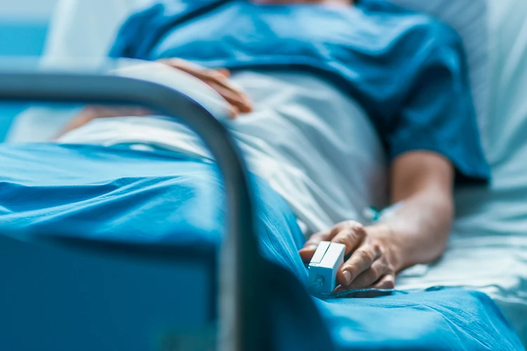 Загадочные смерти туристов потрясли Турцию: в отеле Стамбула умерли двое детей, а затем их родители