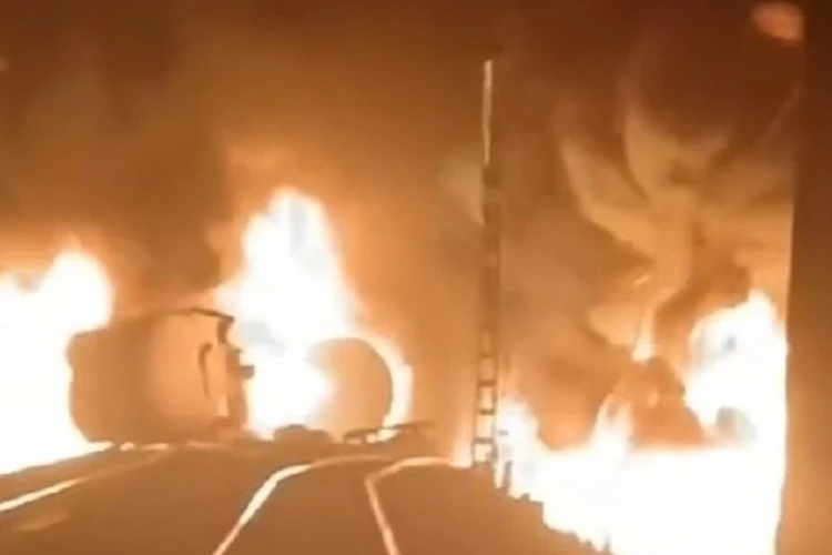 На границе Свердловской области загорелся поезд: последние новости о ЧП с вагонами-цистернами