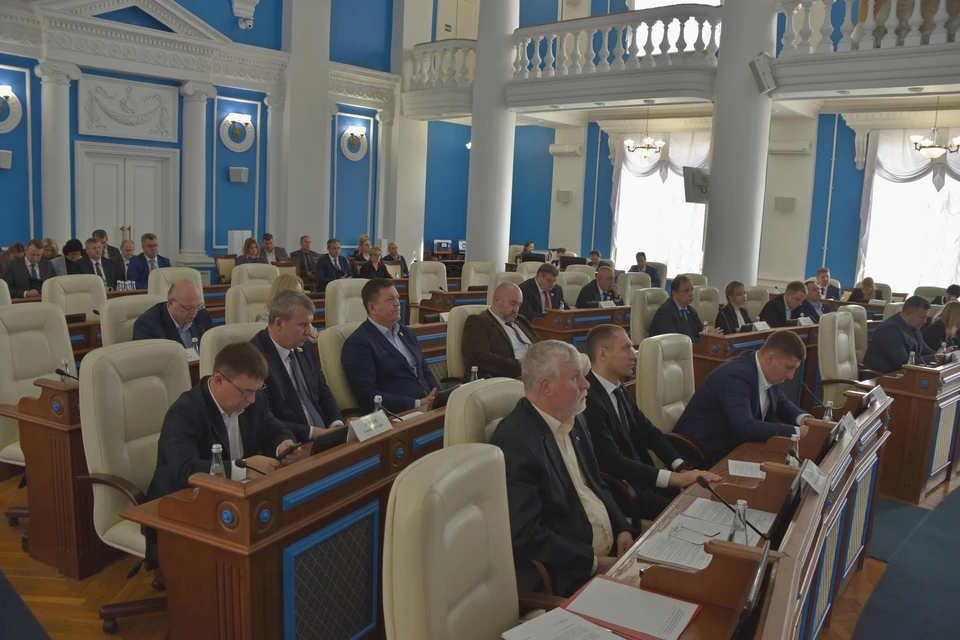 Депутаты рассмотрели основные финансовые документы для города - проект бюджета и проект бюджета ТФОМС. Фото: пресс-служба Законодательного собрания Севастополя