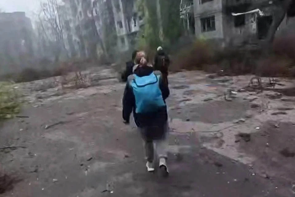 ВС России эвакуировали несколько групп мирных жителей из Димитрова. Фото: Минобороны России