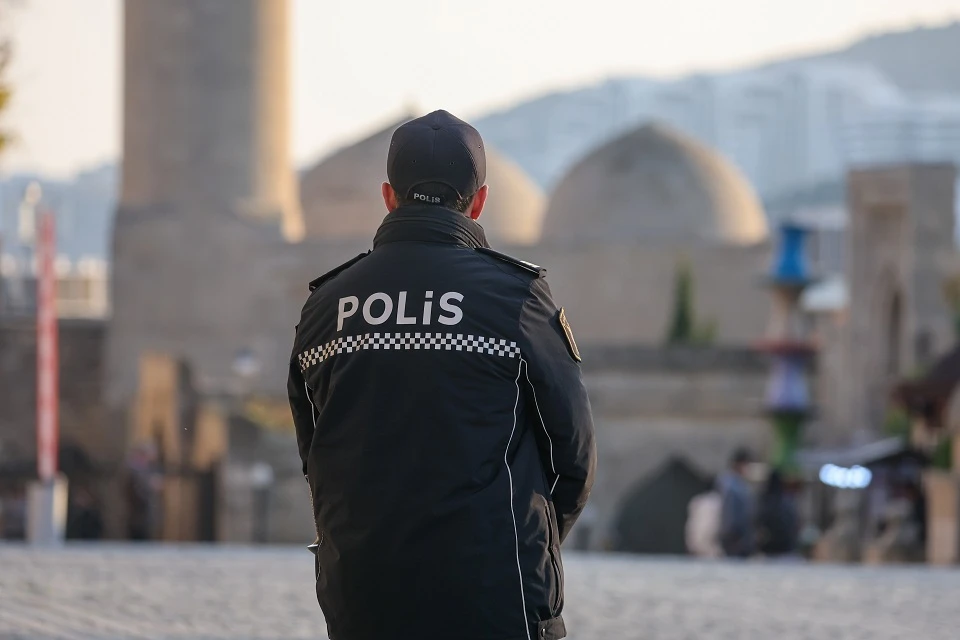 Названа возможная причина взрыва в бизнес-центре в Баку