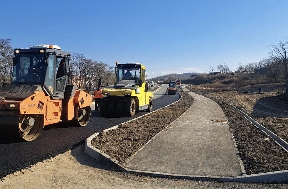 После асфальтирования специалисты нанесут разметку. Фото: АО «СПЕЦСУ».