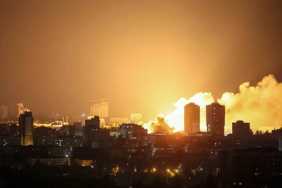 В Киеве звучат взрывы на фоне объявленной воздушной тревоги