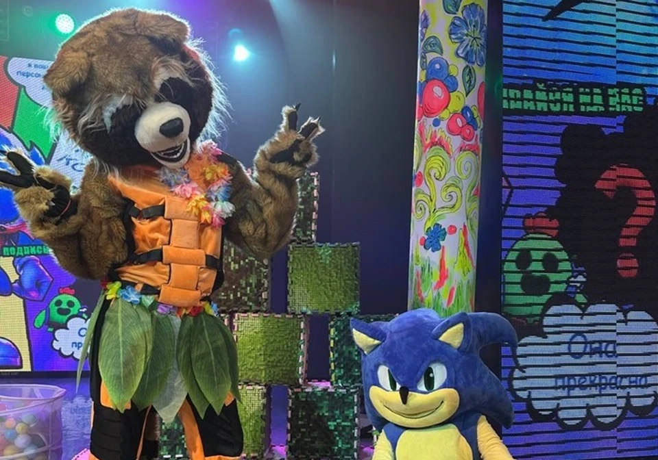 Артисты представят жителям и гостям города новую интерактивную программу для всей семьи.