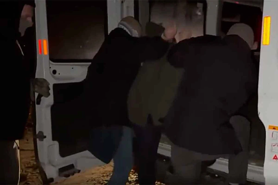 Сотрудники ФСБ России скрутили поджигателя, который был завербован украинскими спецслужбами. Фото: ЦОС ФСБ