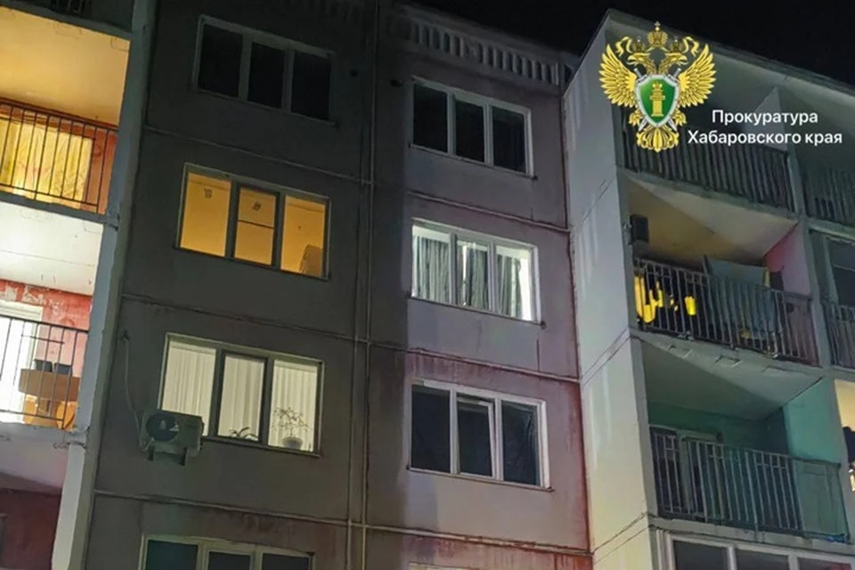 Девочка упала с высоты четвертого этажа