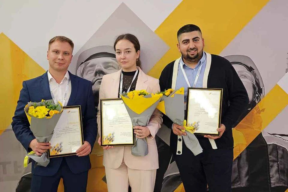Проекты Ильи Бекина, Софии Бочкаревой и Даниэла Осипяна получили высокую оценку экспертного жюри. Фото АО «НК НПЗ»