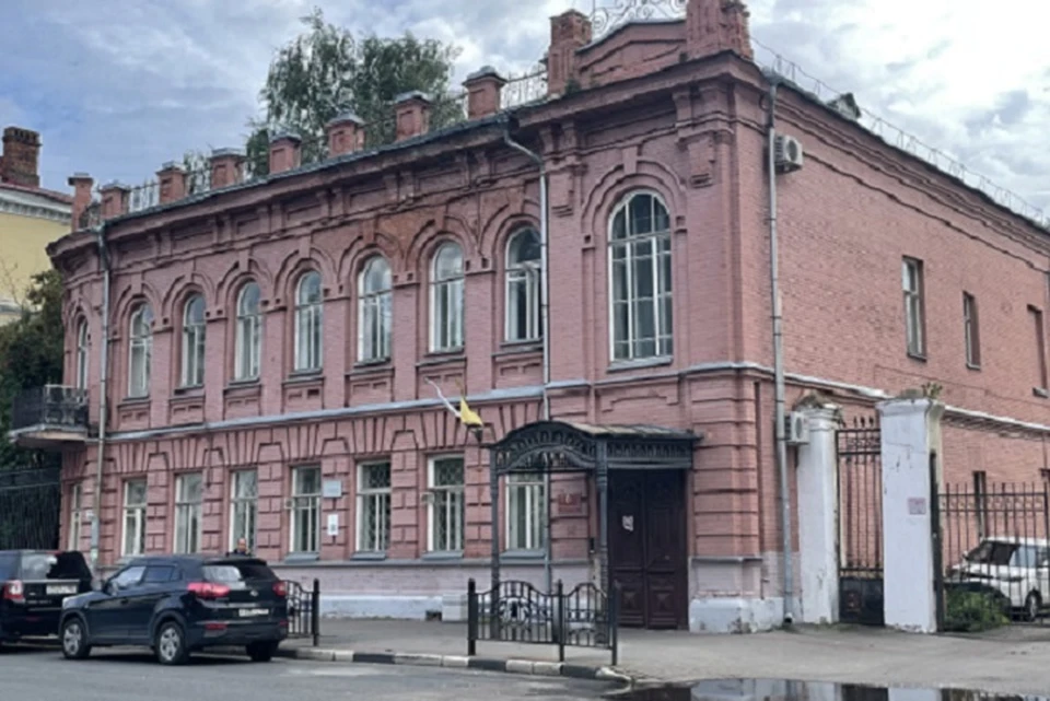 Ранее в доме Бухарина располагалось региональное министерство образования.