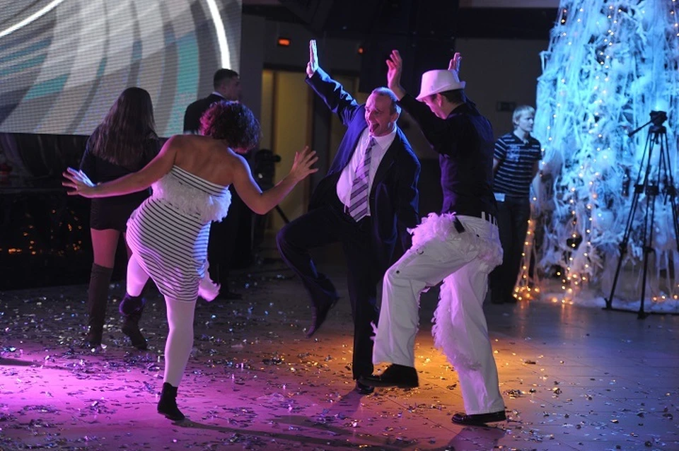 В городе растет спрос на празднование Нового года именно в ресторанах и кафе.