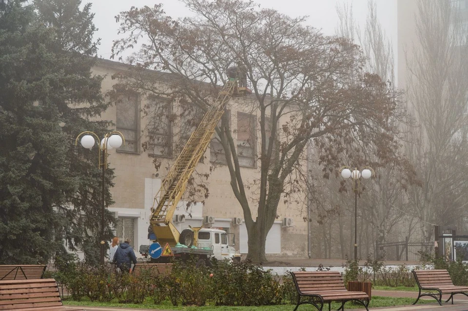 На площади благоустраивают территорию. Фото - администрация Мелитополя