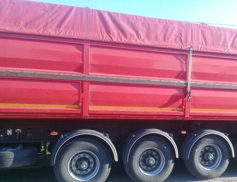 В селе Грузское Борисовского округа украинский дрон ударил по грузовику 3 декабря.