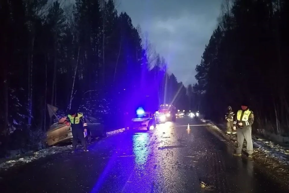 В ДТП под Серовом погибли женщина и ребенок. Фото: Госавтоинспекция Свердловской области