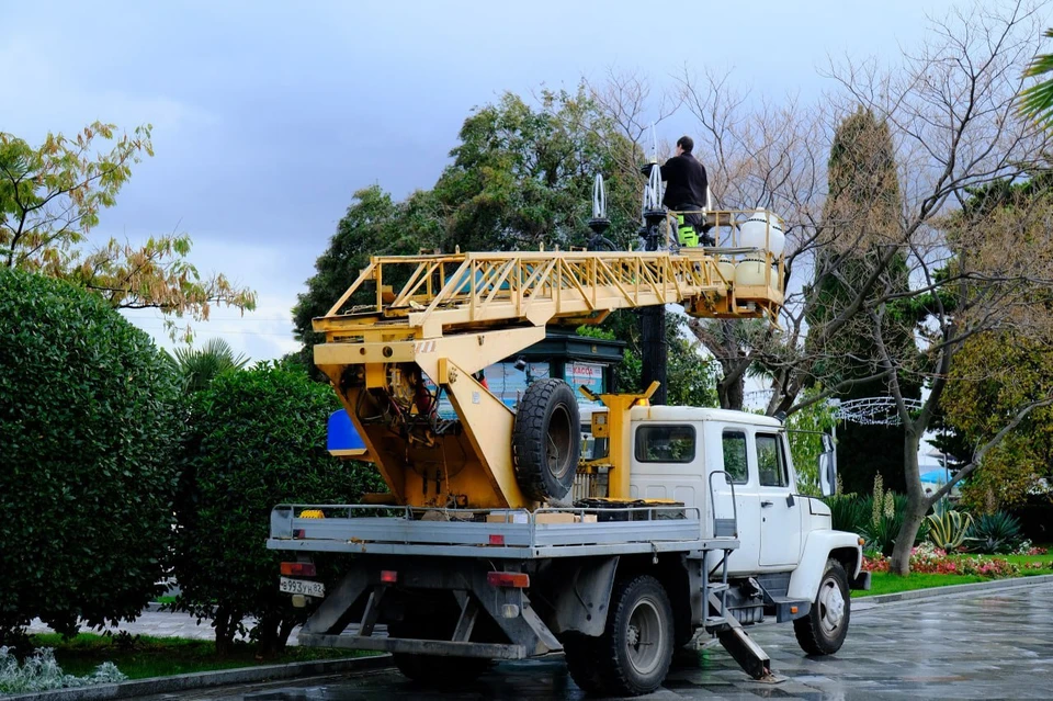 На набережной в Ялте станет светлее. Фото: администрация Ялты/Tg