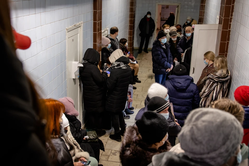 Губернатор напомнил об огромных очередях в поликлинике в Суворовском и заверил, что вторая будет построена в следующем году.