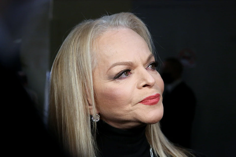 Лариса Долина