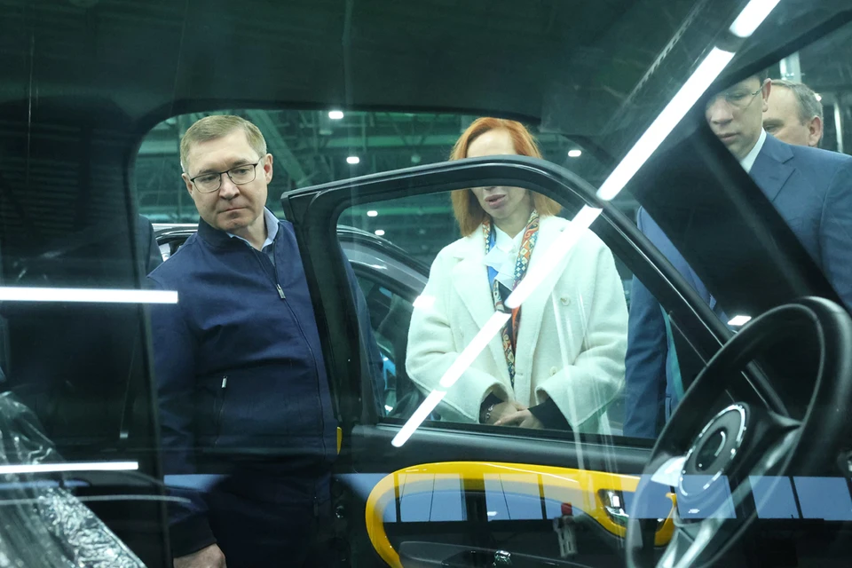 Владимир Якушев посетил завод «Автотор» в Калининграде. Фото: ER.RU.