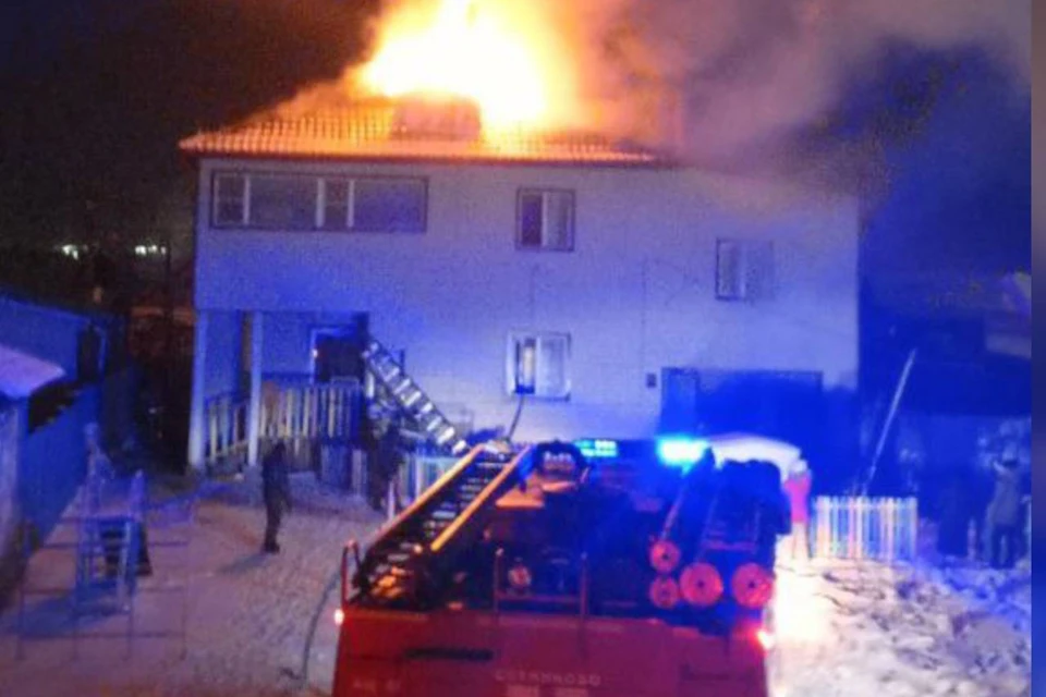 В Бурятии сгорела крыша частного детского сада. Фото: ГО И ЧС республики.