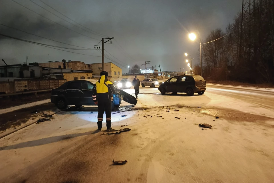 ДТП случилось в Нижнем Тагиле на улице Индустриальной Фото: Управление Госавтоинспекции ГУ МВД России по Свердловской области