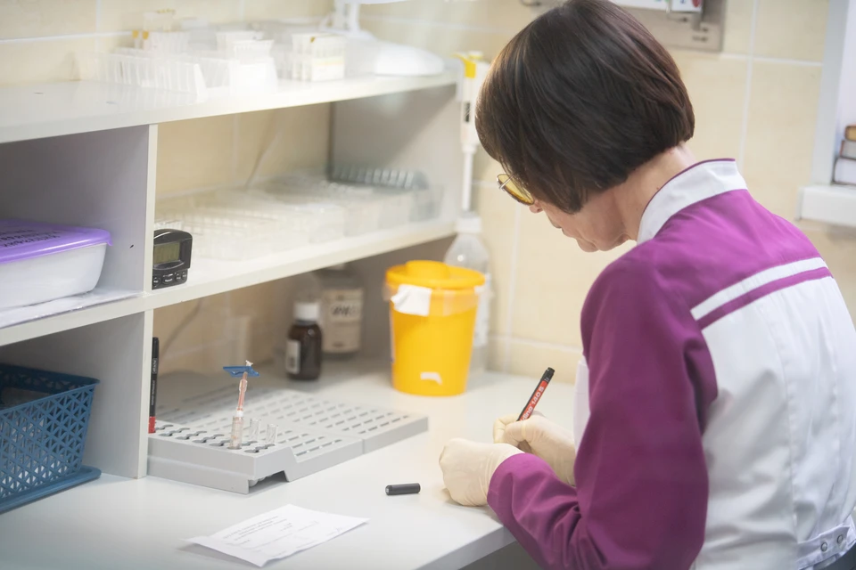 Бюджетники жалуются, что прежних выплат не видят уже давно.