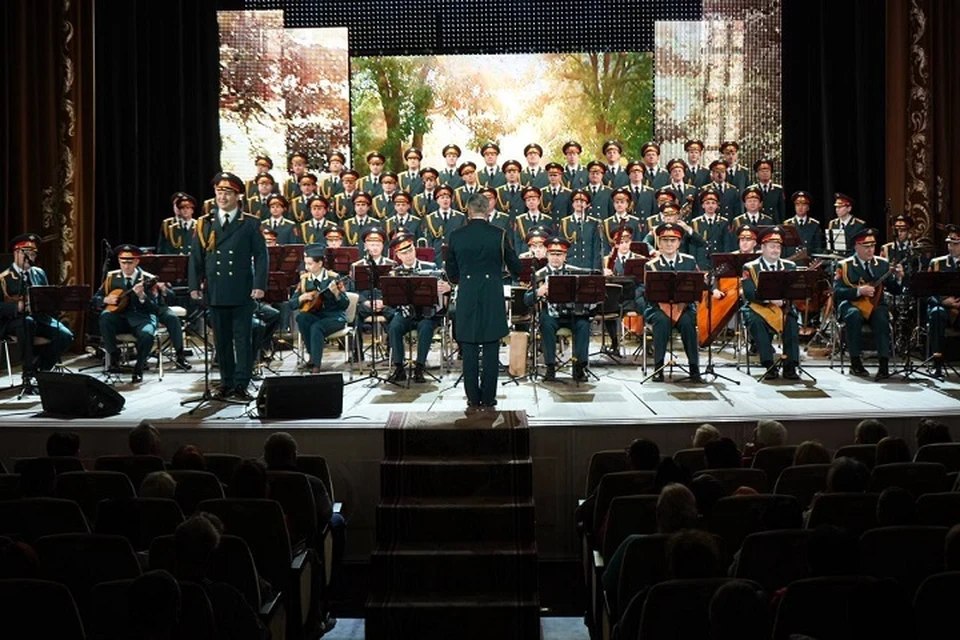 5 тысяч жителей ДНР участвовали в памятных мероприятиях ко Дню Героев Отечества. Фото: ТГ/Желтяков