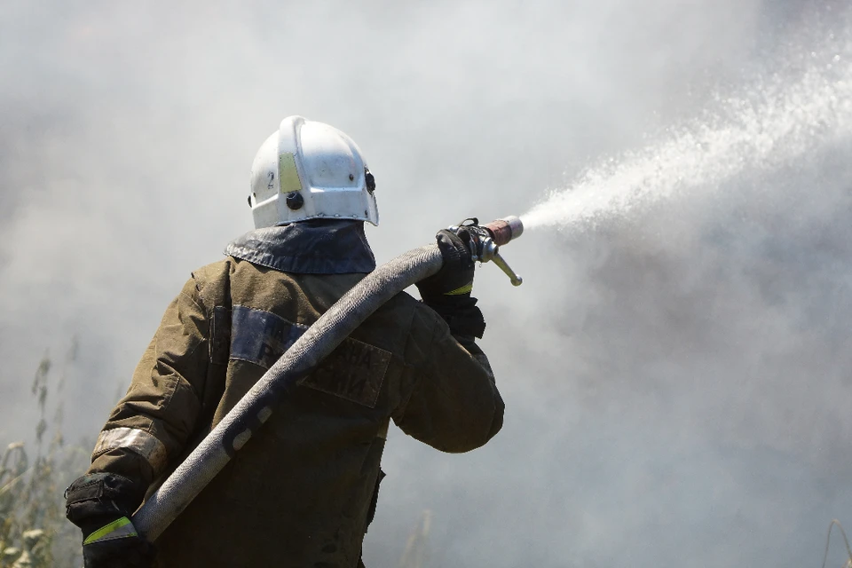 В Иркутской области за сутки из горящих домов спасли восемь человек