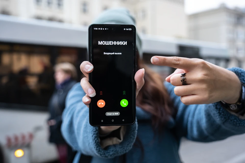 Мошенники воздействовали на подростка в течение нескольких дней и убедили его перевести им крупную сумму.