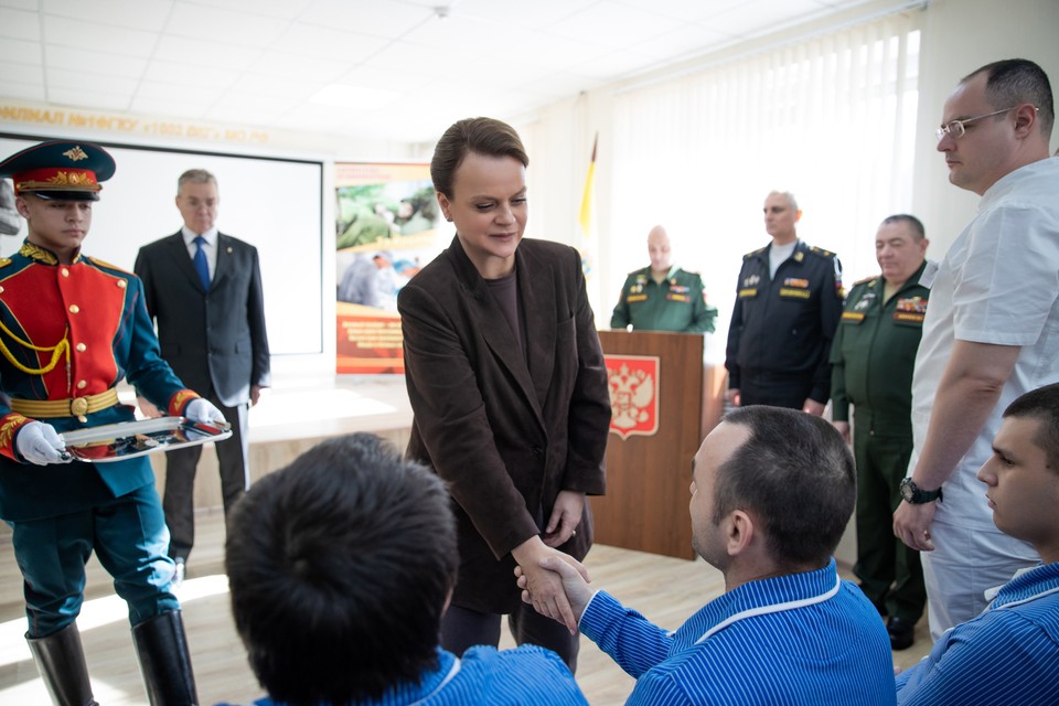 Анна Цивилева проверила соцподдержку и медпомощь воинам Ставрополья
